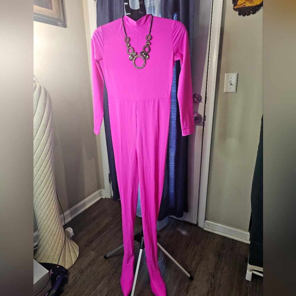 *SUMMER CLEARANCE* NWOT CAPE ROBBIN JUMPSUIT MEDIUM W/ ATTACHED SIZE 9M PUMP